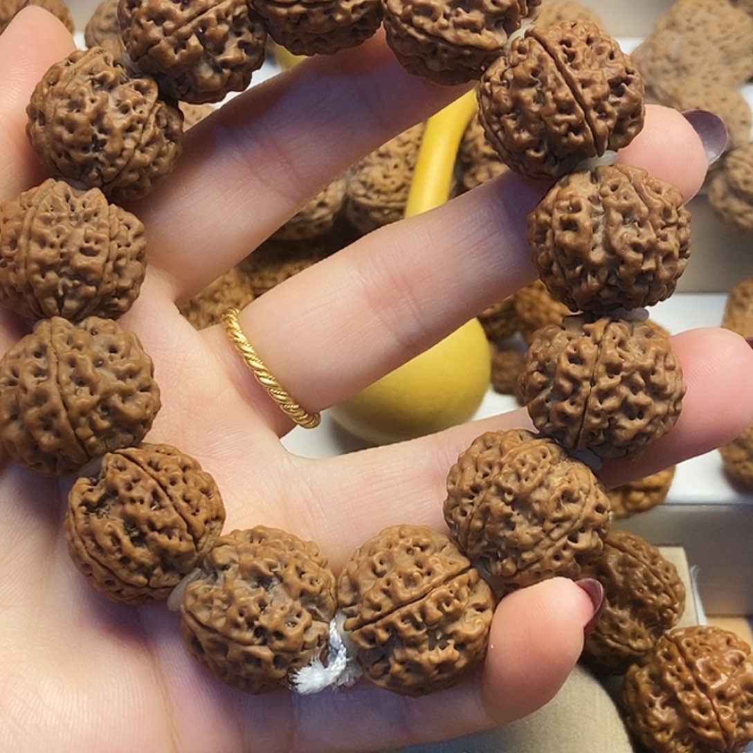 金刚菩提吊坠蜂王梅花