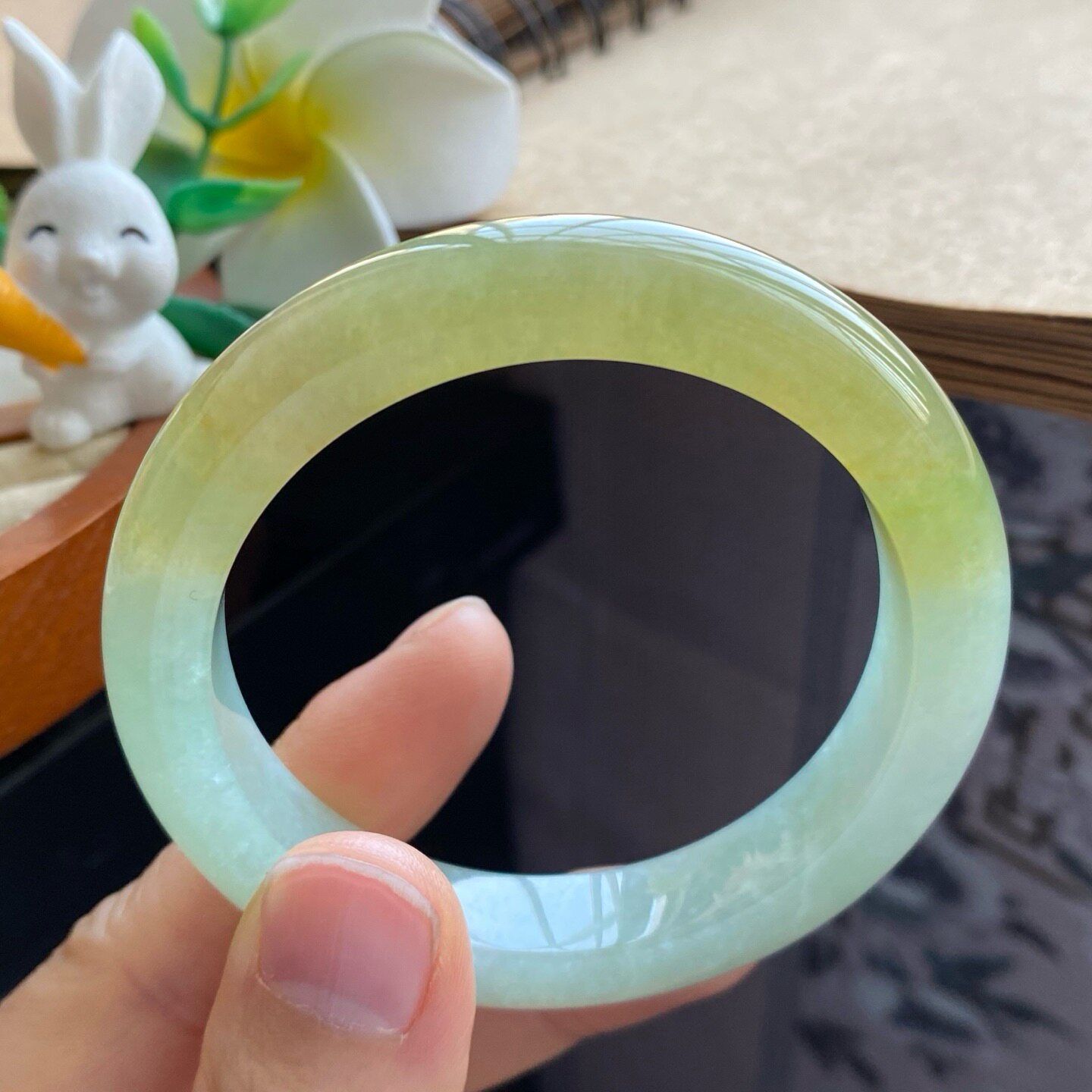 03.16批冰秋香色果冻镯1926号51.8-10.8-8.5这支藏着秋日天然翡翠