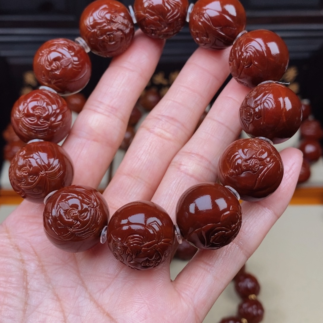 手***云橄榄核吊坠浮雕财神