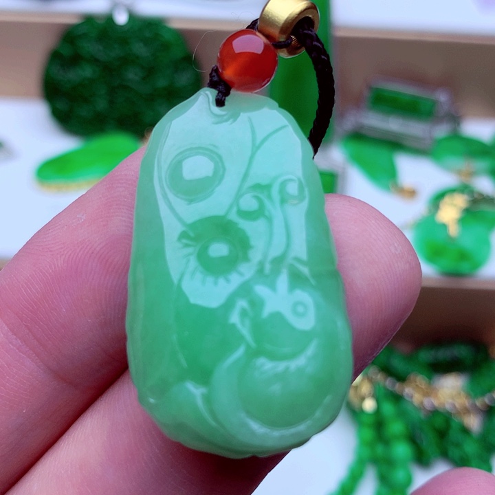 翡翠未镶嵌毛衣链