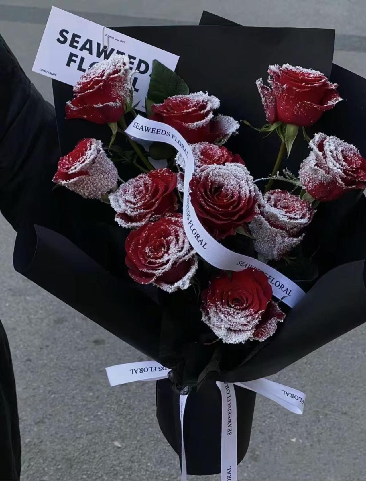 落雪玫瑰中小型花束