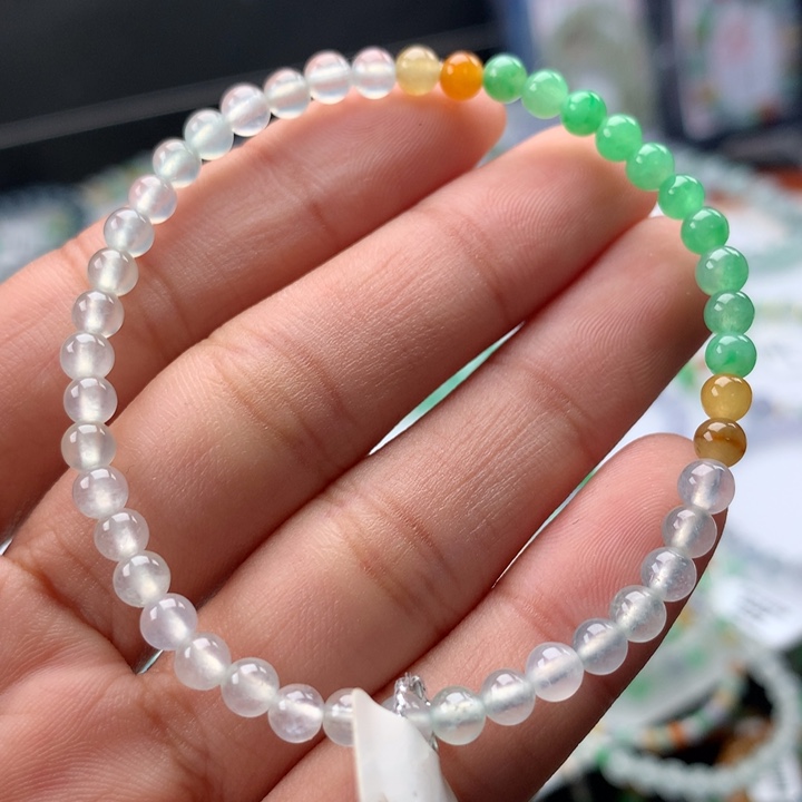 翡翠手镯未镶嵌卡