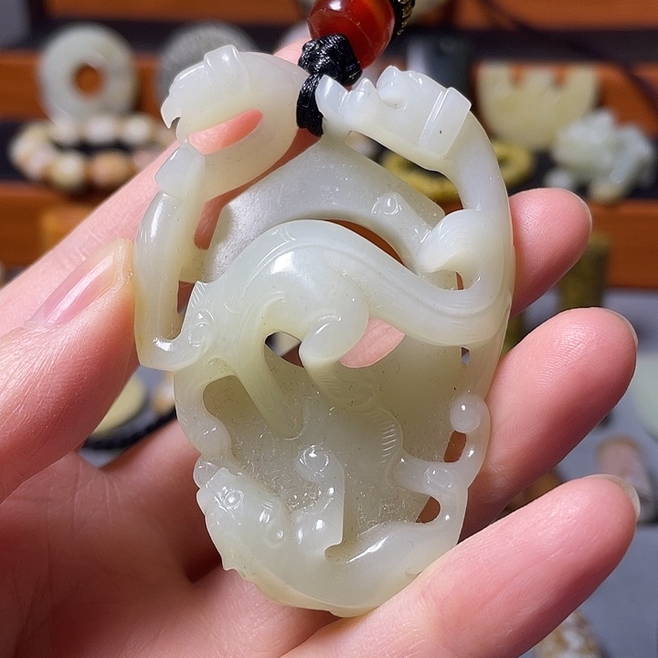 小***琪和田玉未镶嵌挂件