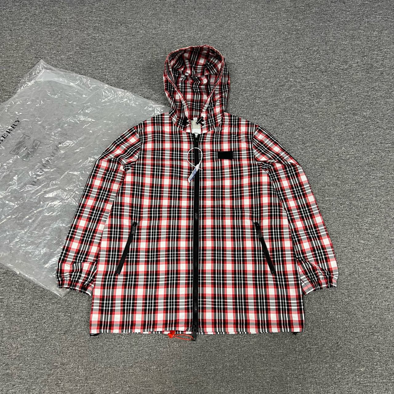 99新 BURBERRY/博柏利 红色 格纹 冲锋衣 uk10 连帽 