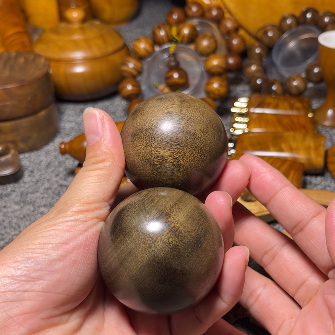 金丝楠阴沉保健球