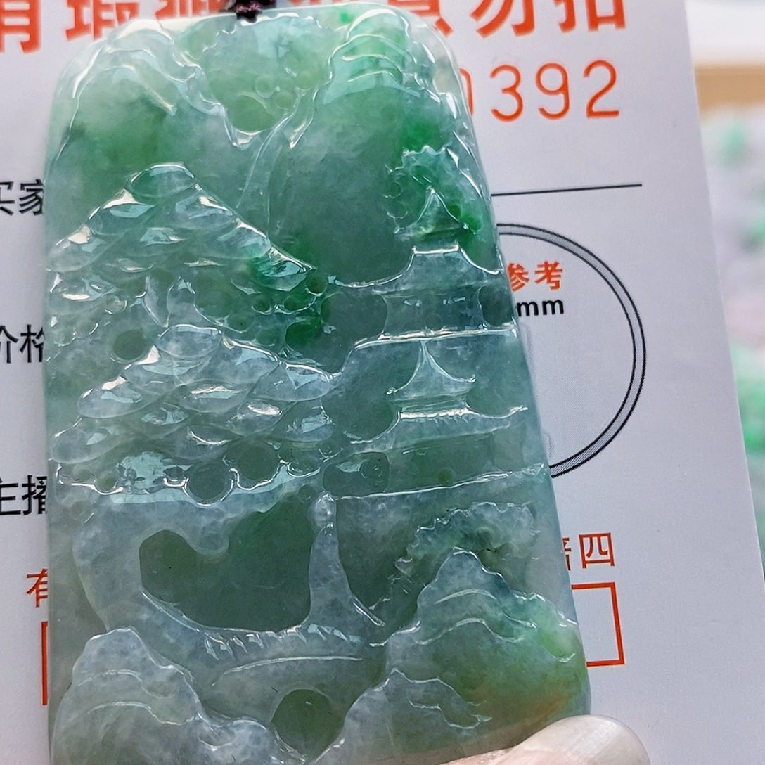 吊坠(不含链)未镶嵌翡翠