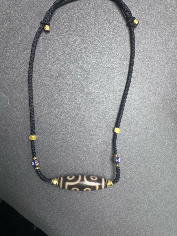 牙黄七眼玛瑙锁骨链