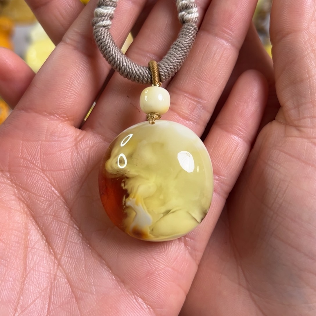 蜜蜡裸石未镶嵌琥珀