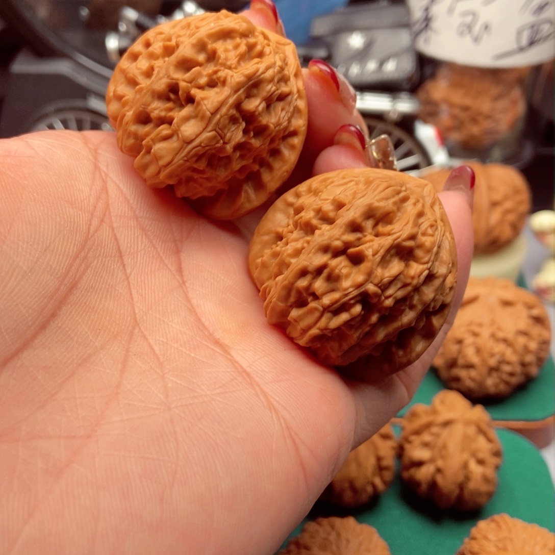 文玩核桃吊坠三角白39已打底