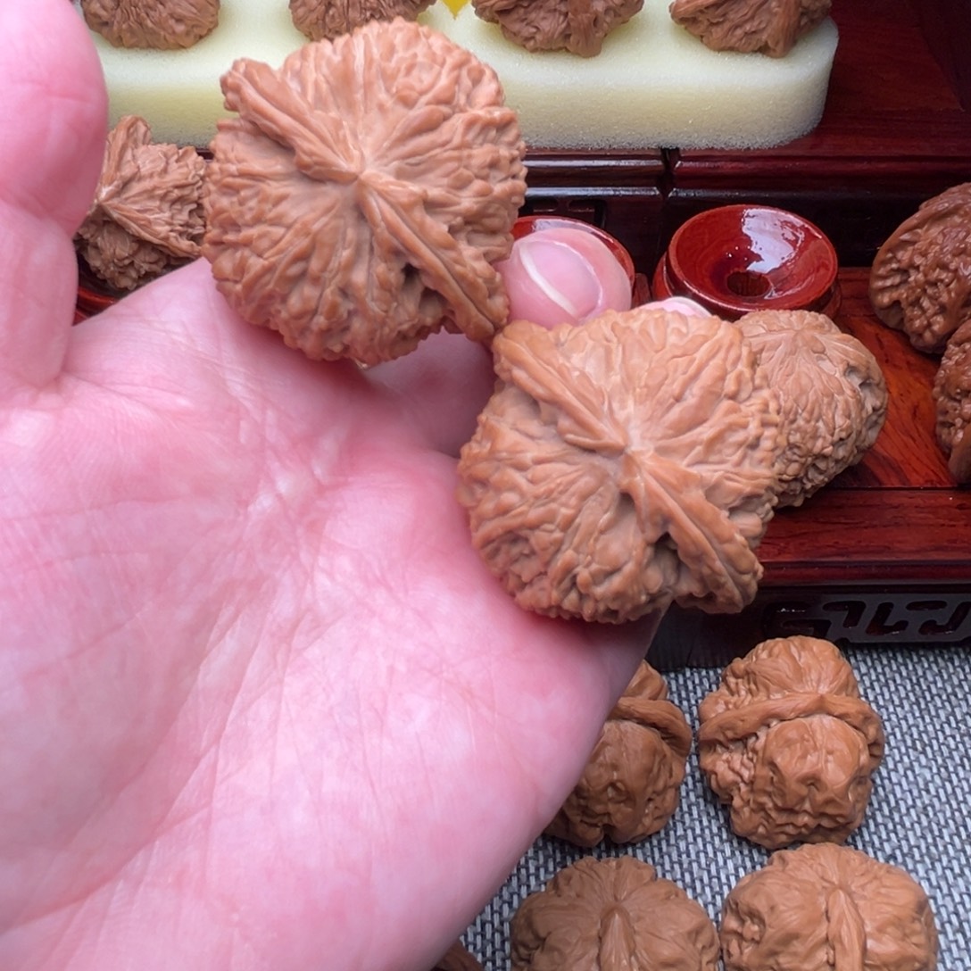 吊坠文玩核桃白狮子45尺