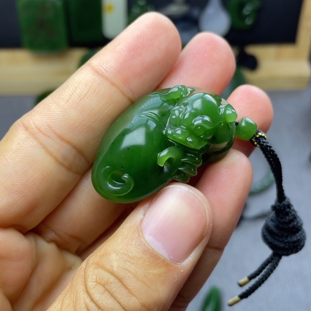 和田玉挂件未镶嵌农***。