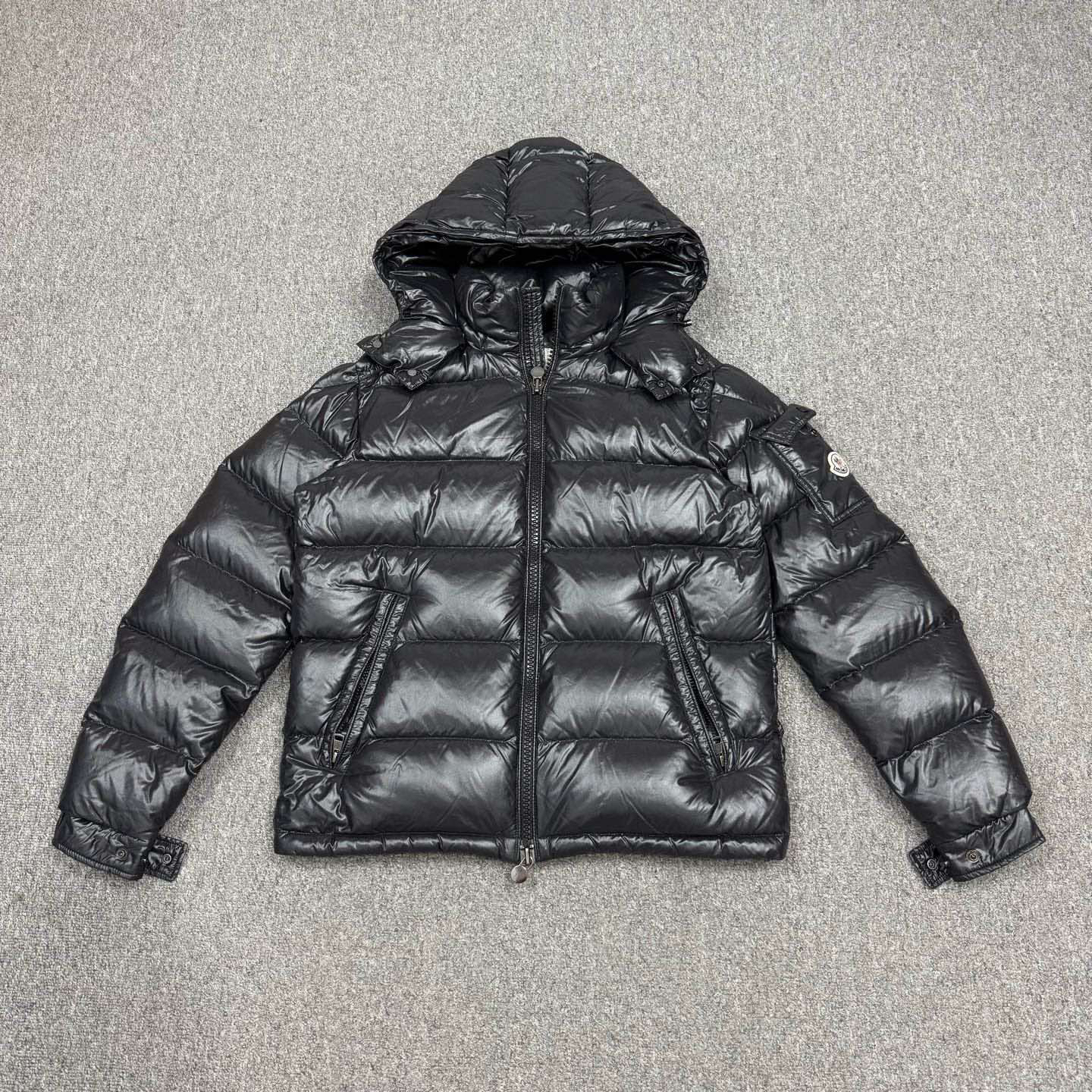 99新 MONCLER 16221944 Moncler蒙口 黑色maya羽绒服外套 2码99新
