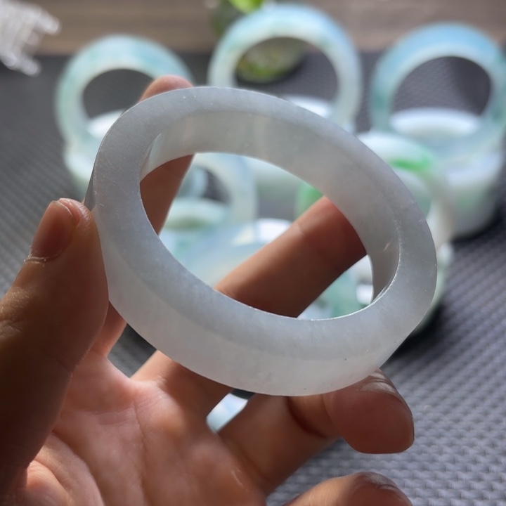 い***呆定制翡翠未镶嵌aaaaa