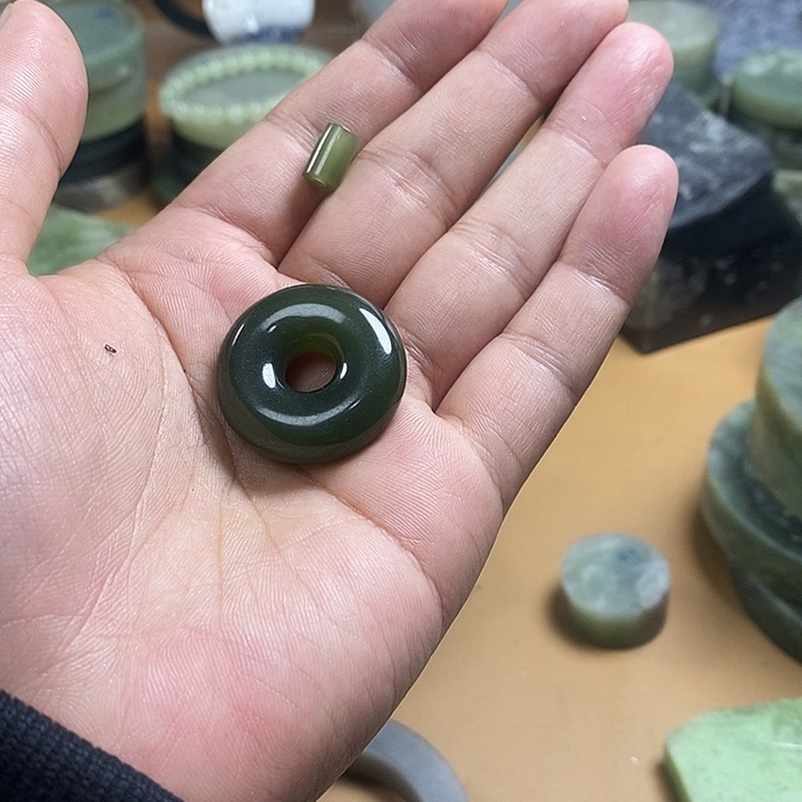 紫***9和田玉（糖玉）未镶嵌珠宝半成品