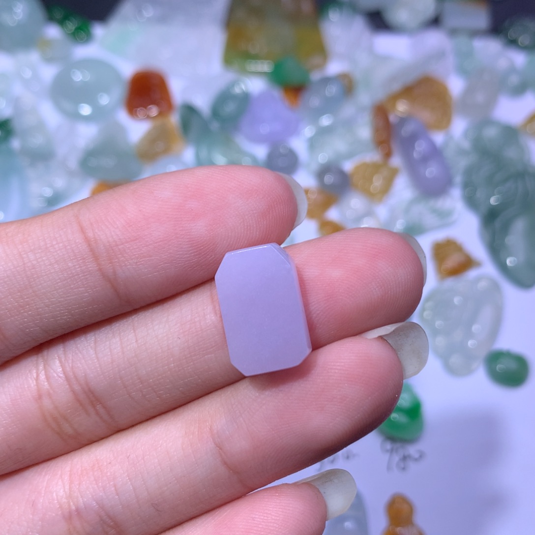 翡翠未镶嵌颈饰牌