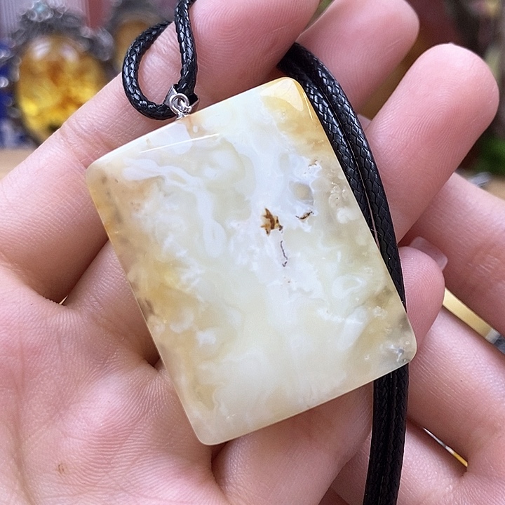 银S925镶嵌颈饰琥珀吊坠