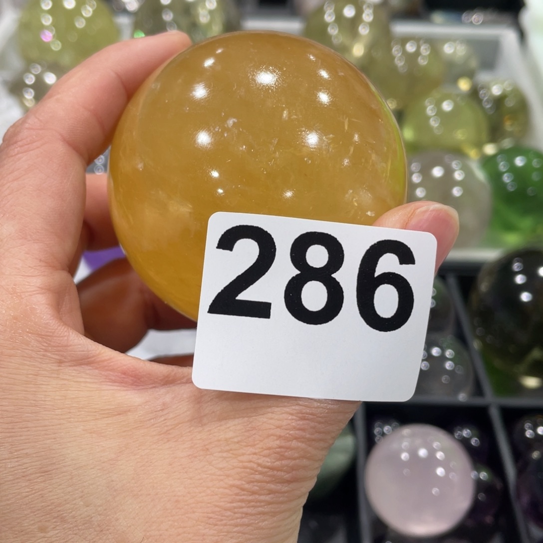 紫***蝶水晶未镶嵌珠宝半成品