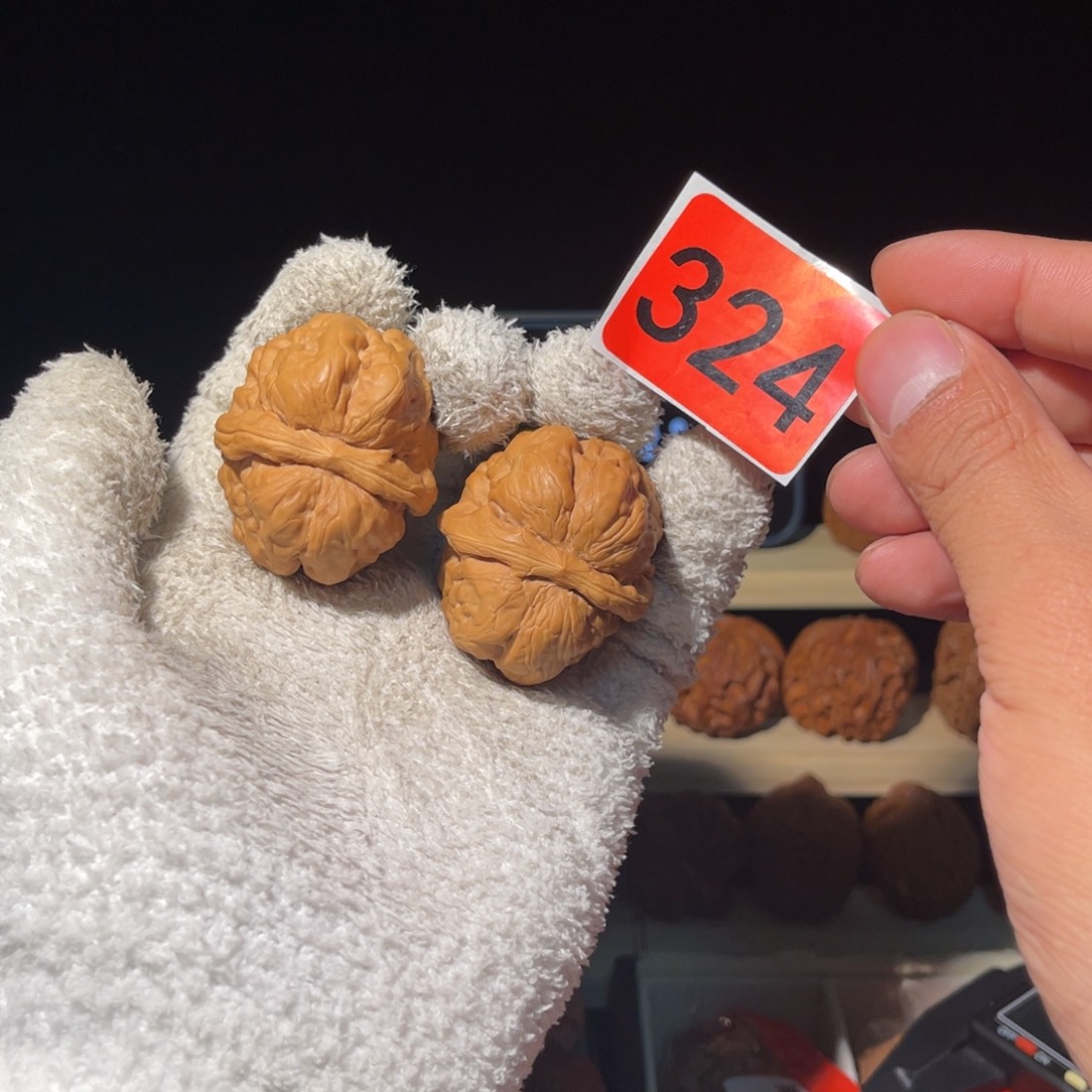 文玩核桃把件38边43肚 暴力蛙 编号324