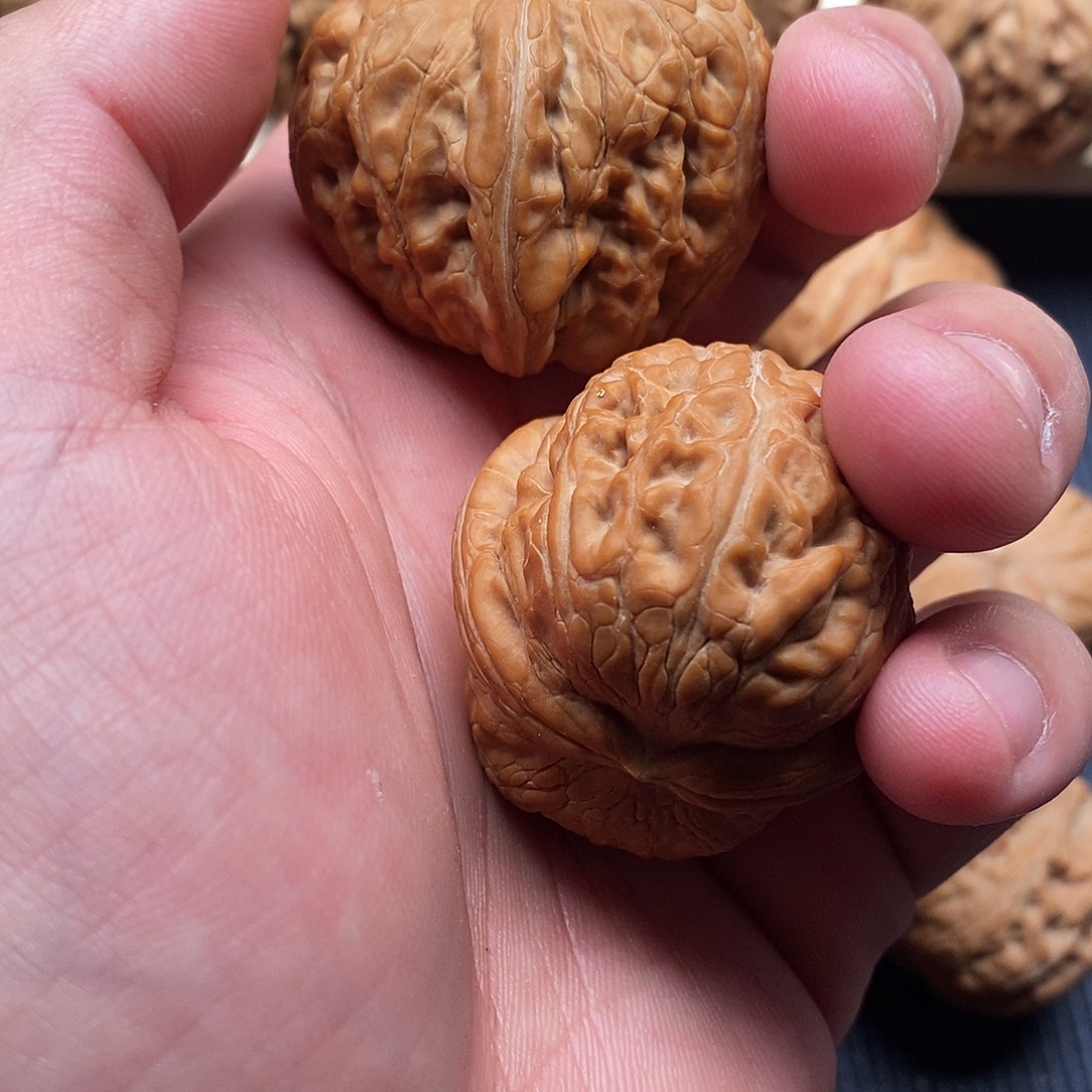 来***鹤文玩核桃吊坠元宝