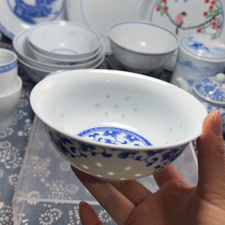 陶瓷青花玲珑5寸紫荆花饭碗无边