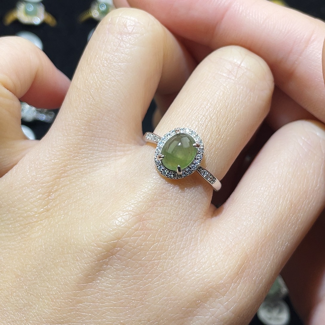 翡翠未镶嵌戒指戒指