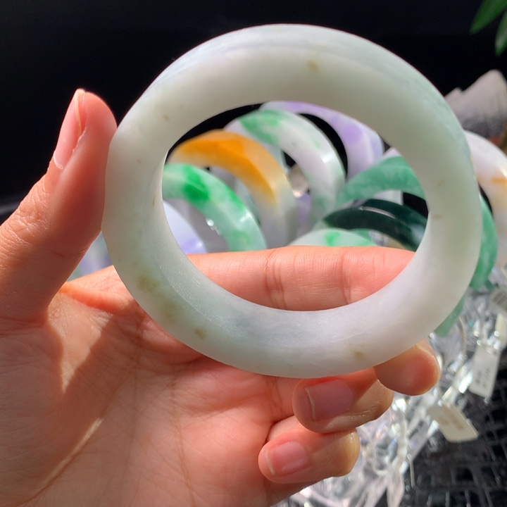 定制翡翠未镶嵌手镯