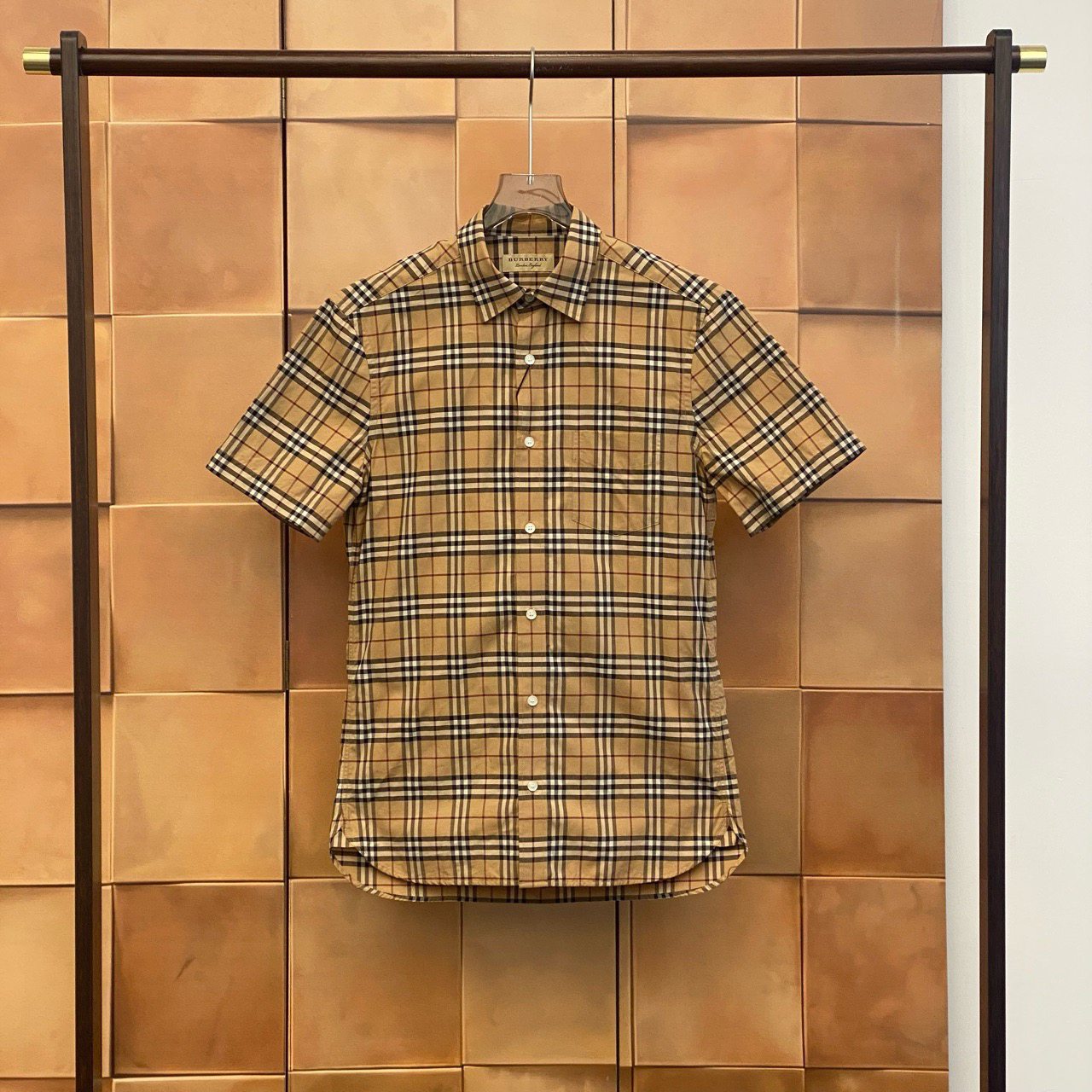 Burberry卡其色格纹短袖衬衫/s码/全新原吊/29326