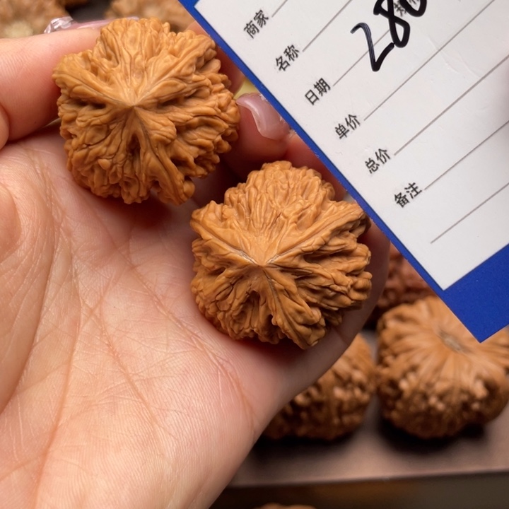 文玩核桃吊坠吴**谓280号文山奔