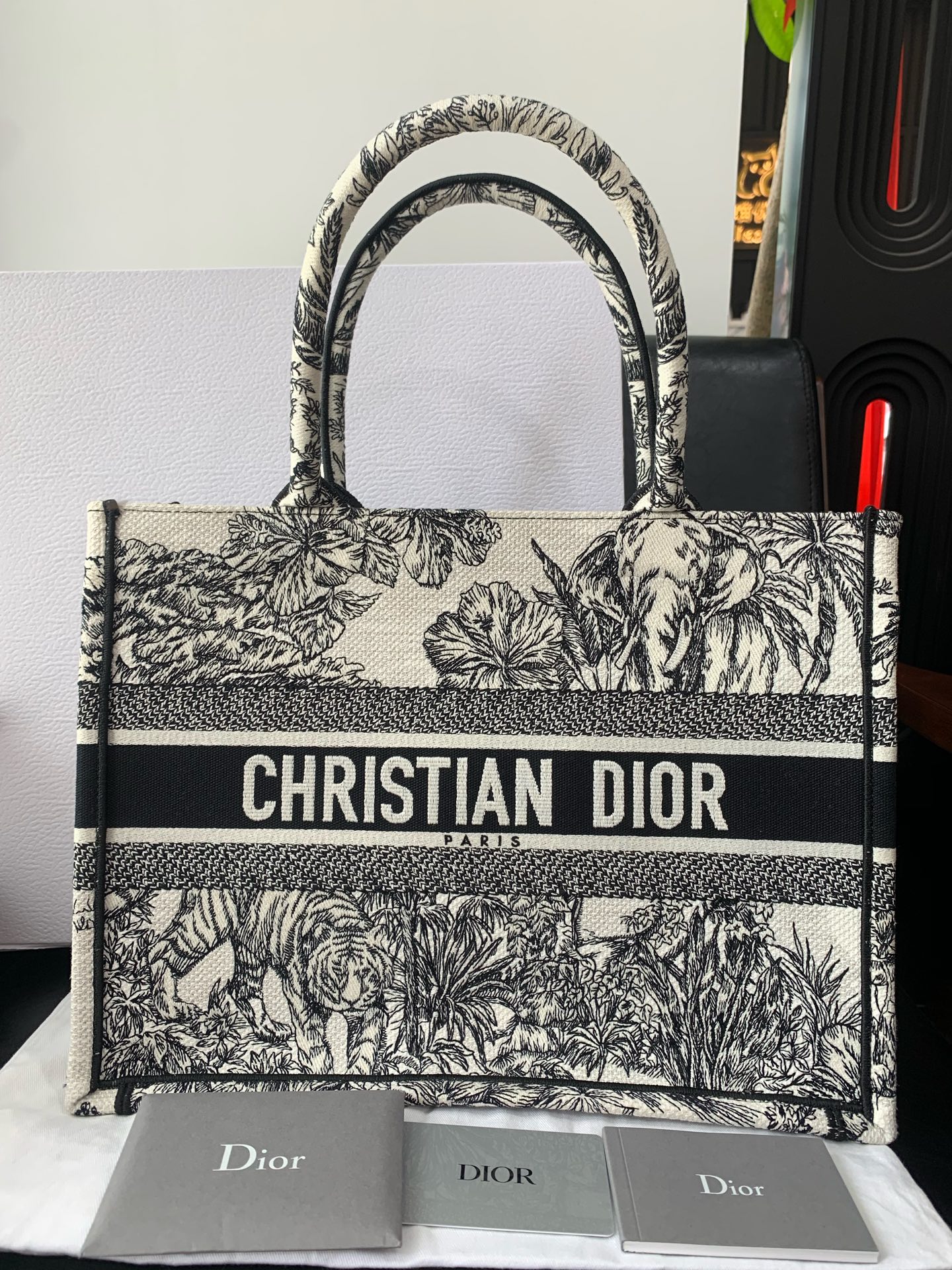 未使用 DIOR/迪奥 黑色动物园中号托特手提单肩包99新