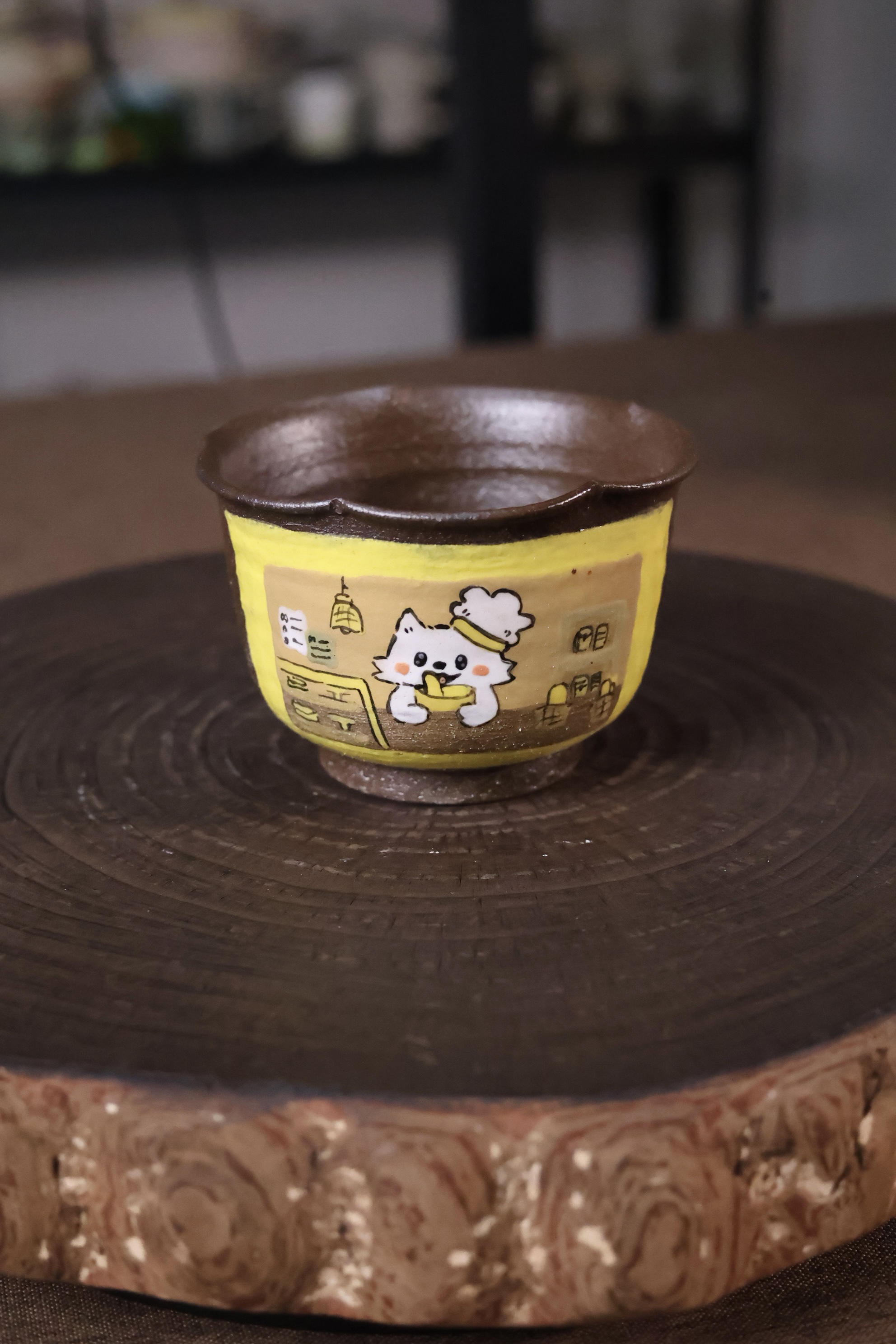 可爱卡通画片花瓣形状杯口紫砂手握杯0449