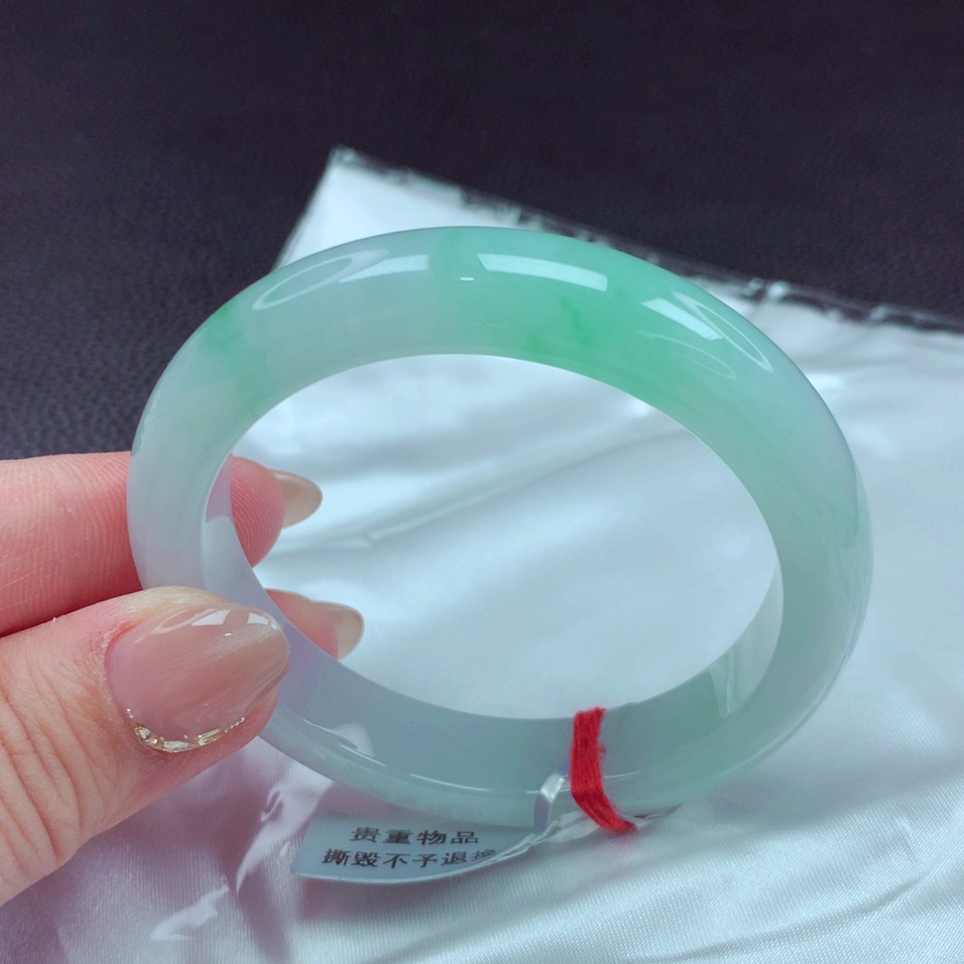 翡翠手镯未镶嵌手镯88