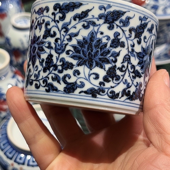 元青拙手仿元缠枝杯