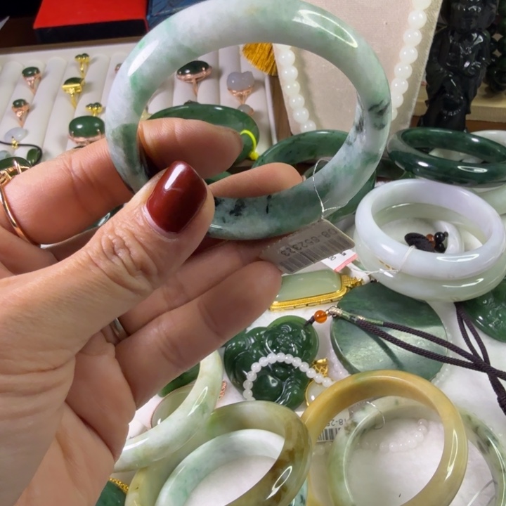 翡翠未镶嵌手镯翡翠手镯