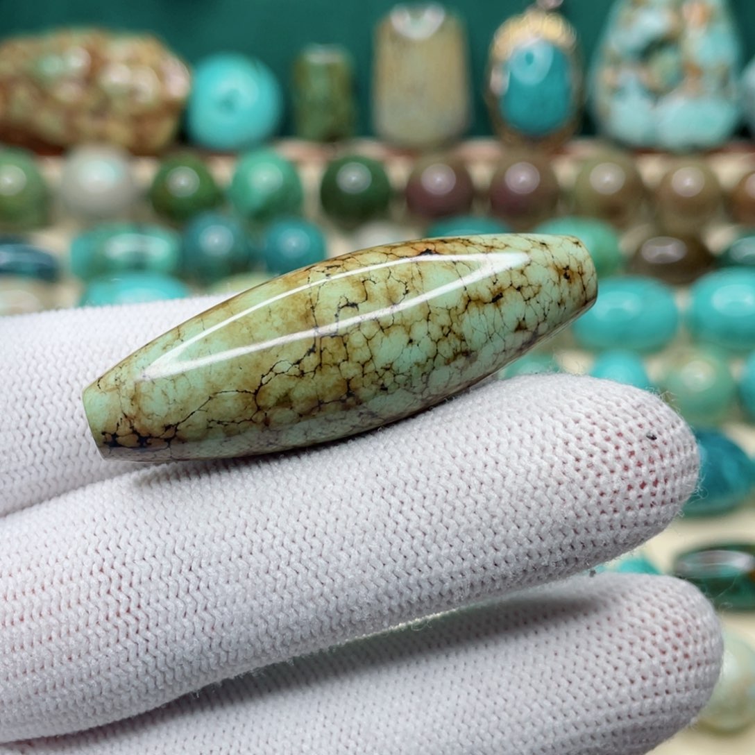 未镶嵌绿松石颈饰