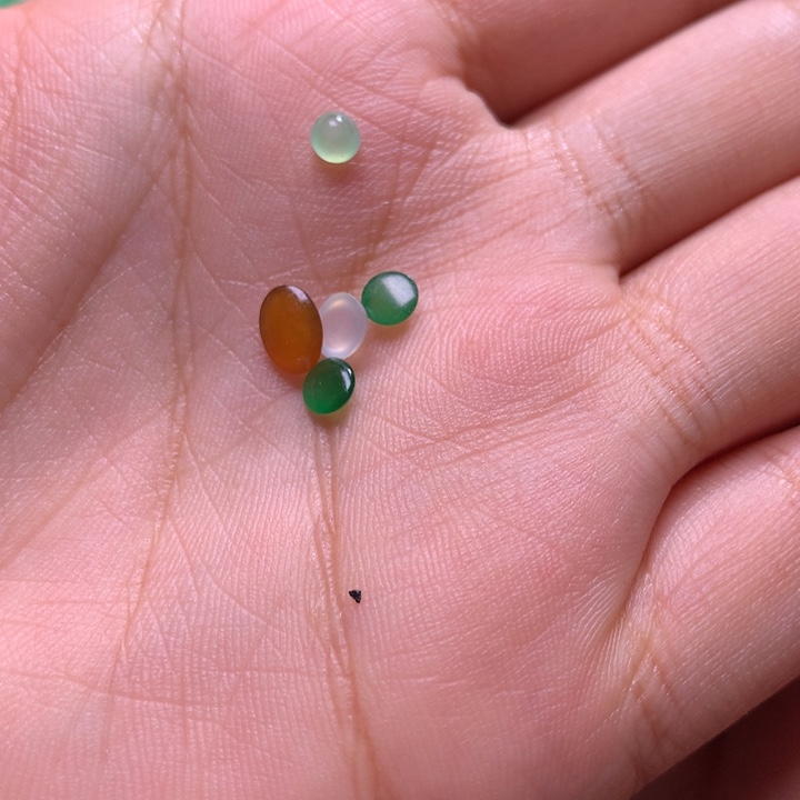 定制翡翠未镶嵌袁*蛋面