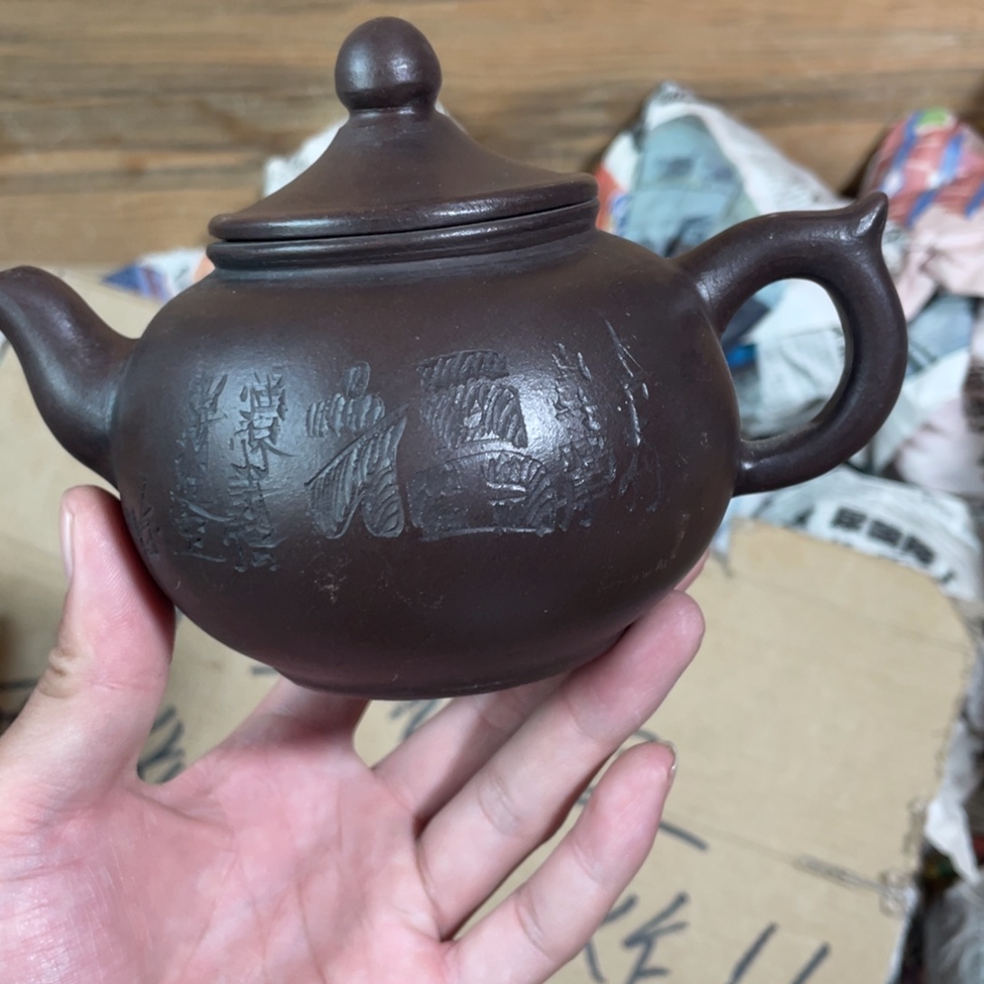 茶壶紫砂老厂紫砂壶一件。
