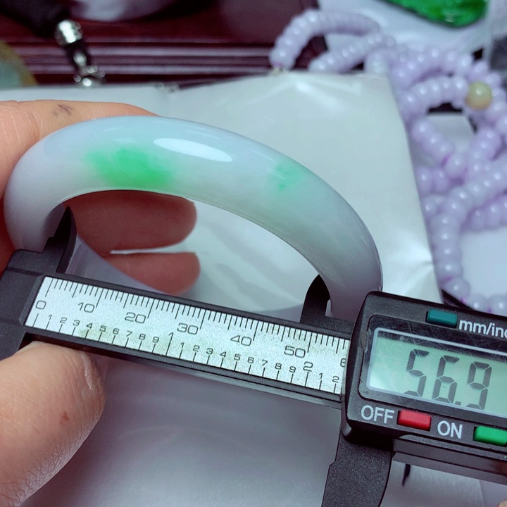 翡翠手镯未镶嵌手镯