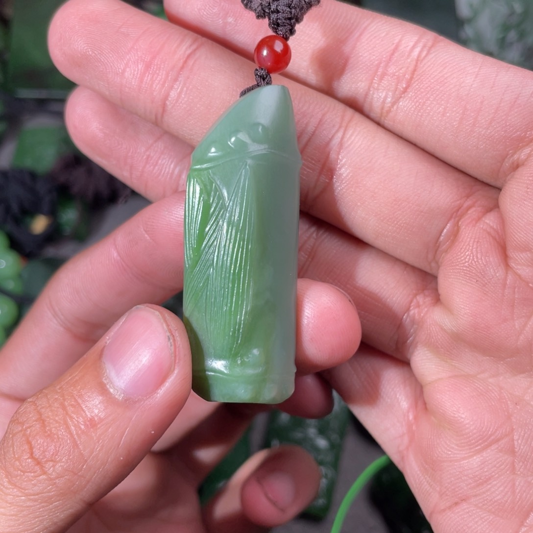 和田玉（碧玉）颈饰未镶嵌