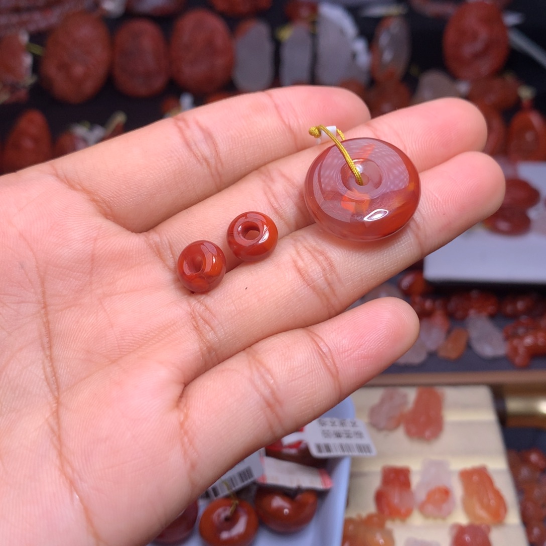 不****南红玛瑙未镶嵌珠宝半成品