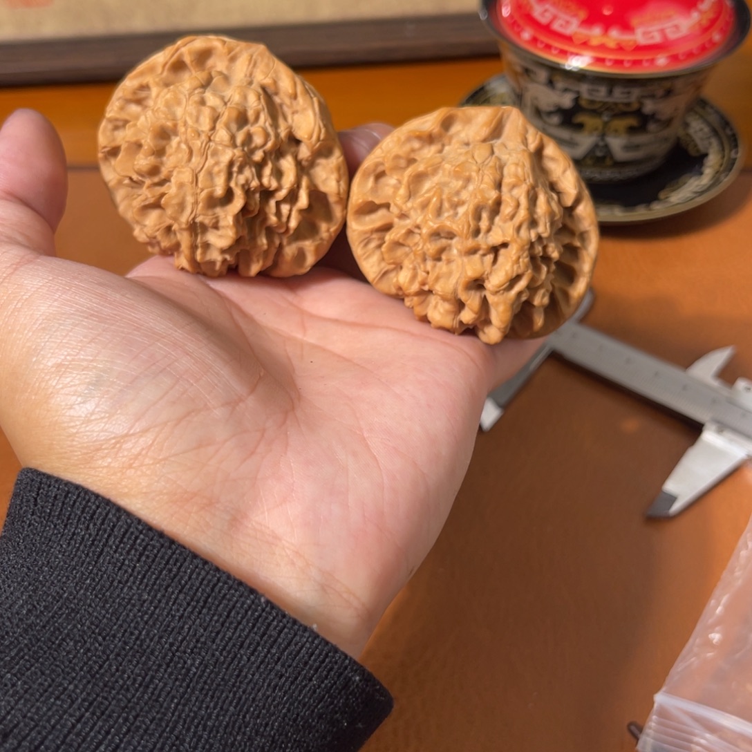 亮***！文玩核桃吊坠龙鼎