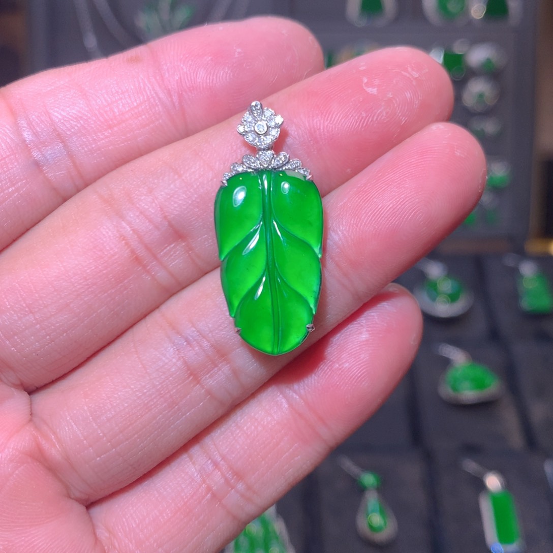 吊坠(不含链)18K金镶嵌翡翠叶子