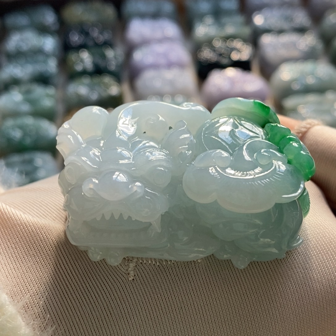 翡翠未镶嵌颈饰天然翡翠貔貅吊坠