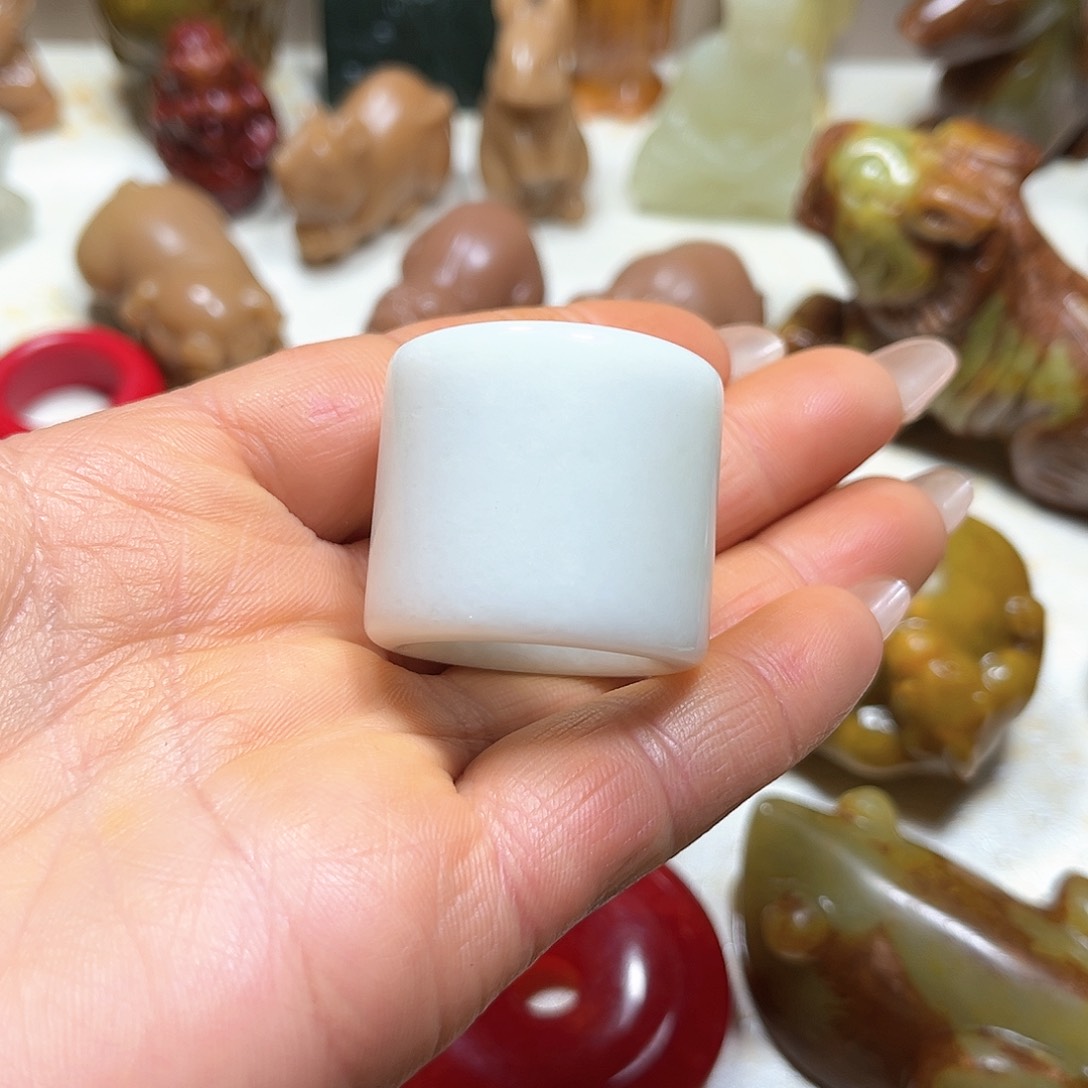 白玉菩提吊坠白玉菩提吊坠