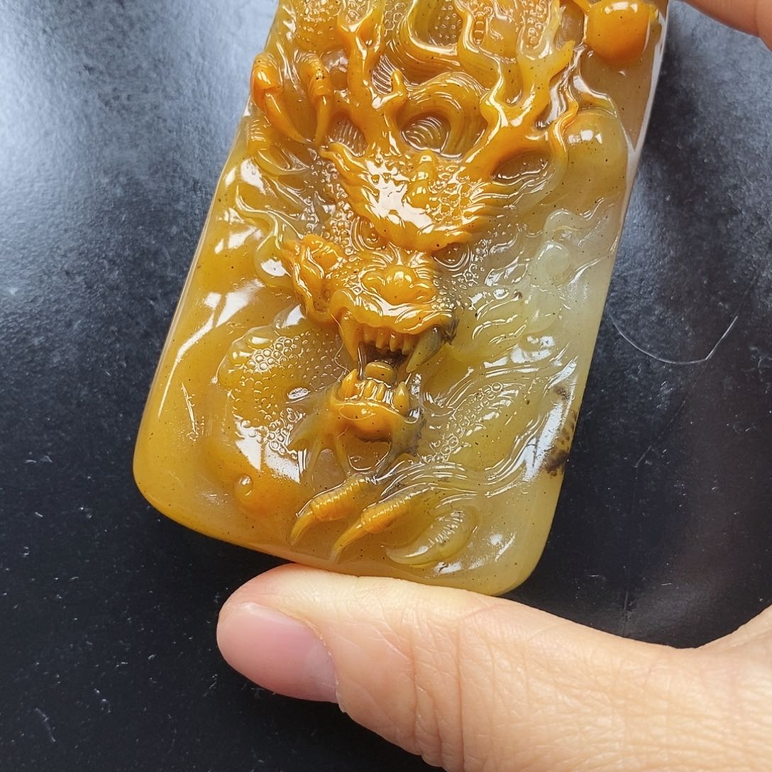 石英质玉未镶嵌颈饰