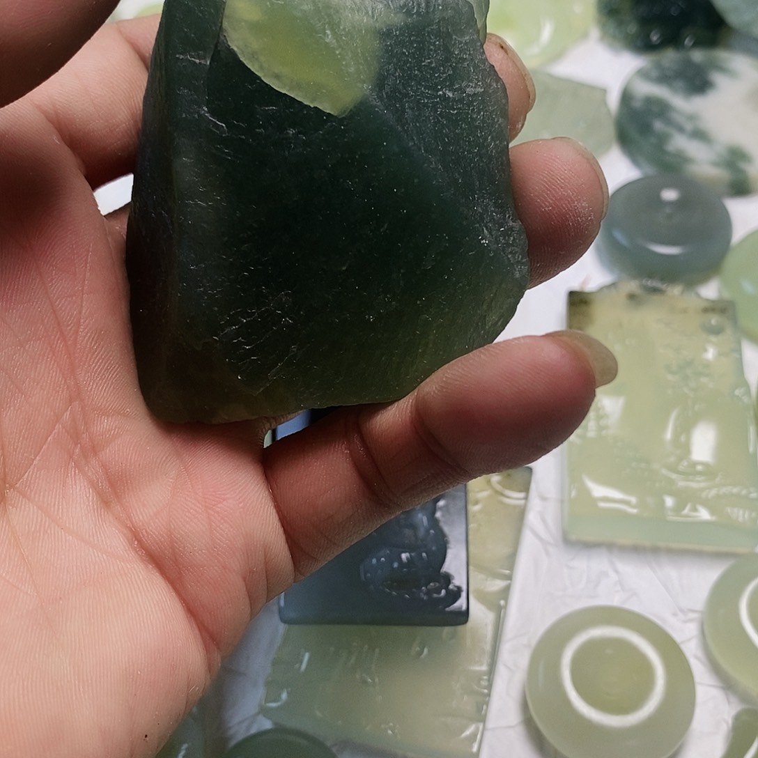 蛇纹石玉合金颈饰