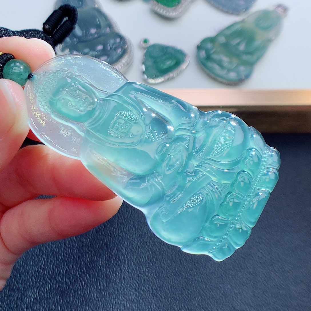 翡翠颈饰未镶嵌翡翠