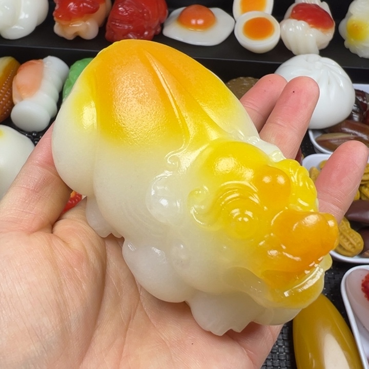 新疆戈壁五彩石金丝