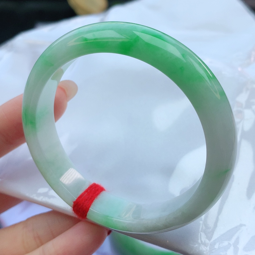 翡翠手镯未镶嵌53圈口882452