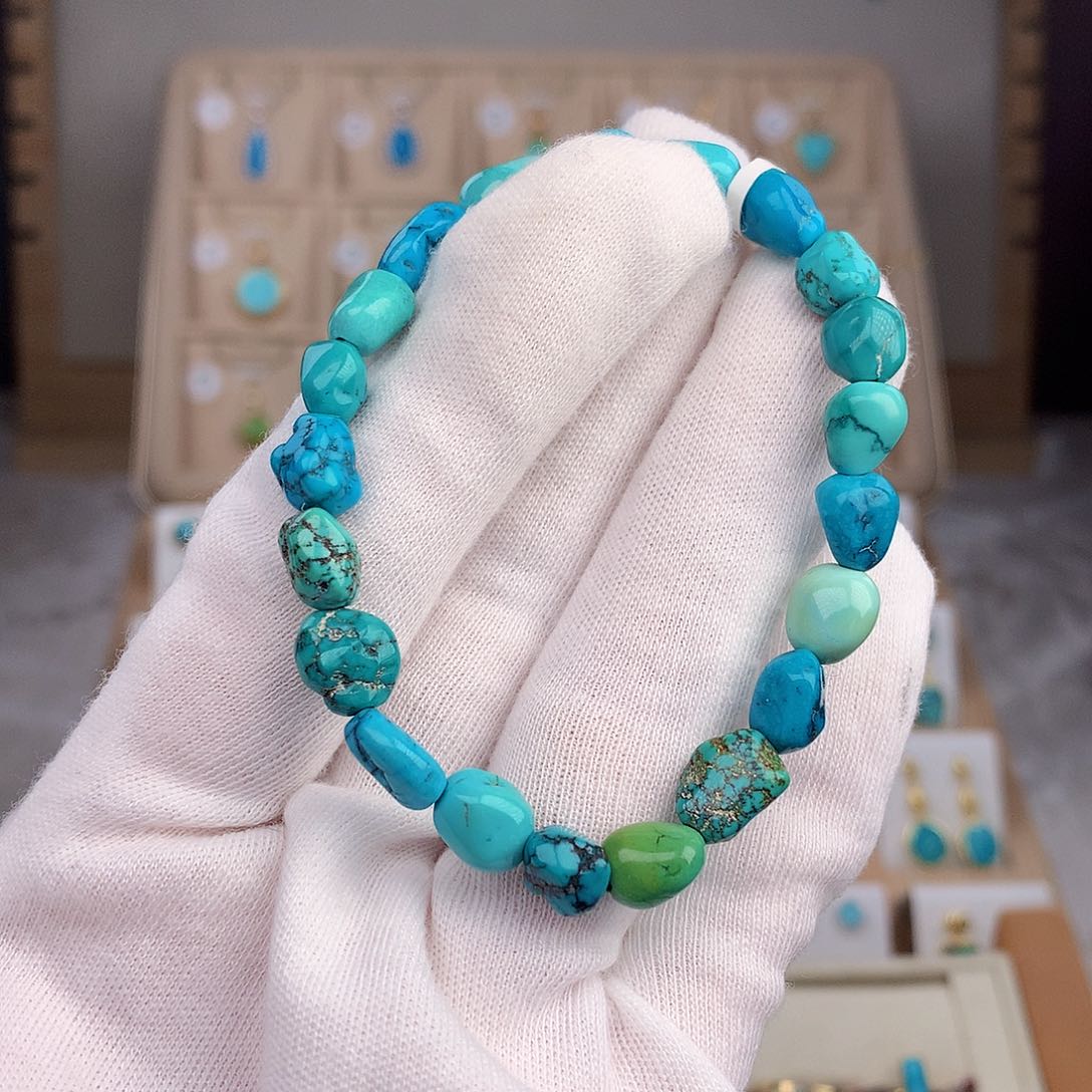 绿松石颈饰未镶嵌