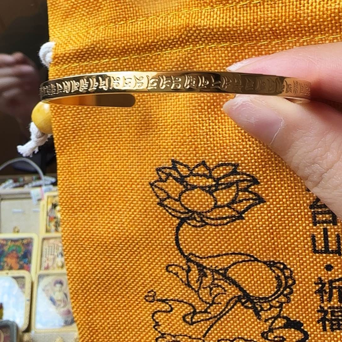 硅胶钛钢愣严手镯